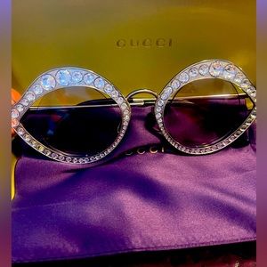 Gucci women sunglasses!!